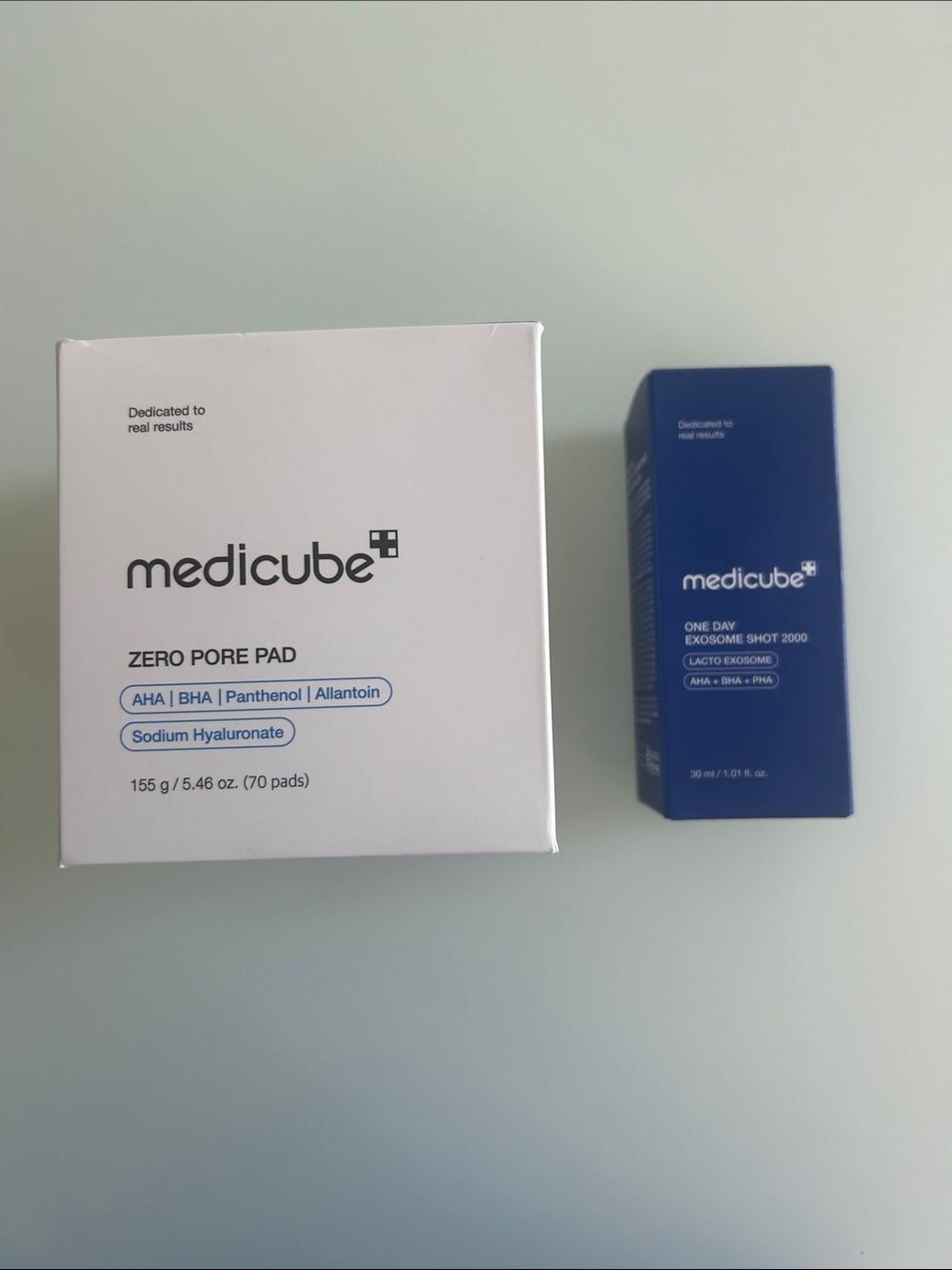 Medicube Zero Pore Pad + One Day Exosome Shot Set — White & Blue